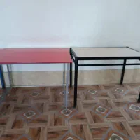 تعدادی میز فلزی