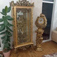 بوفه چوبی و ساعت