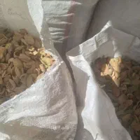 پوسته بادام درجه یک  دو تن