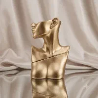 عطرهای لوکس با اسانس‌های وارداتی  بیش از ۷۰۰ رایحه