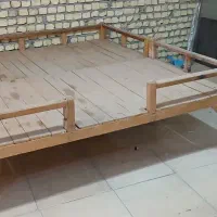 تخت چوبی
