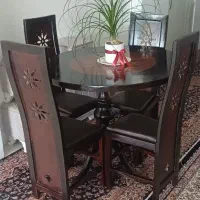 میزغذاخوری ۴نفره کاملآ سالم شیک درحدنو