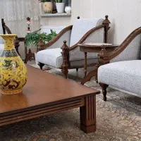 مبل حاجی زاده ۷ نفره همراه میز آنتیک و نو نو