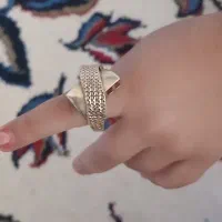 انگشتر زیبا سالم