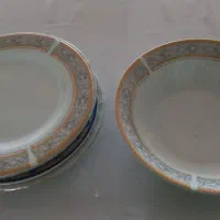 2عدد کاسه و5عدد بشقاب بزرگ چینی