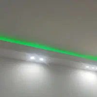 برقکار ماهر با بیست سال سابقه کار