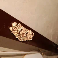 کتیبه پرده به همراه گل پرده نگین دار
