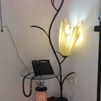 آباژور و میز تلفن