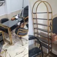 استندومیز ناخن.دوتا صندلی ست و آینه ها و کمد فروشی