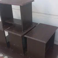 میز و ۴ عدد گل میز در حد نو