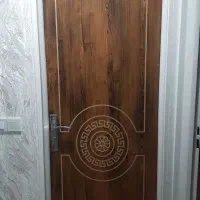 درب چوبی سالم باقفل کلید