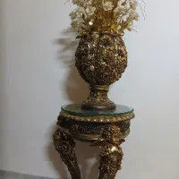 گل گلدان با پایه بسیار  خوشگل وزیبا