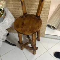 میز غذا خوری و میز خاطره همراه دوعدد صندلی چوبی