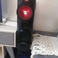 باند مکسیدر با میکروفن