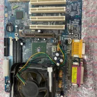 تعدادی لوازم سخت افزاری