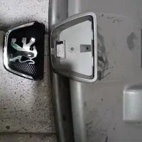 جلو پنجره پارس