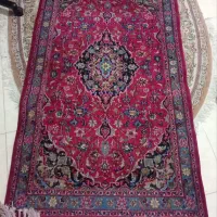 یک عدد فرش دستباف