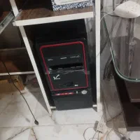 کامپیوتر کامل به همراه میز
