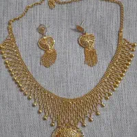 گوشواره و گردنبند