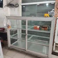 میزکار و ویترین