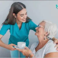نیازمند پرستار سالمند خانم (۲۴ ساعته)