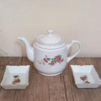 ظروف گل سرخی چینی قدیمی