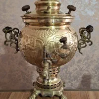 سماور برنزی 6 لیتری قلم کاری بسیار تمیز و سالم