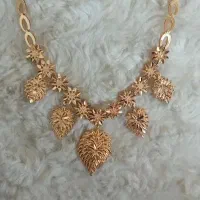 گردنبد زنانه  کاملا نو و رنگ ثابت