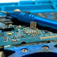 آموزش و همکاری در تعمیرات موبایل به صورت حرفه ای