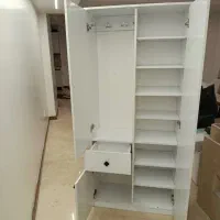 جاکفشی ایستاده و کمد