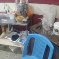 بستنی فروشی