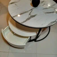 میز و جلومبلی