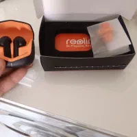 ایرپاد و هدفون بلوتوثی