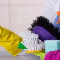 نیروی خدماتی خانم