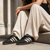 کفش راحتی زنانه آدیداس سامبا چرم و جیر مشکی و سفید