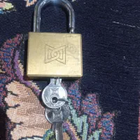 قفل اویزگیرا