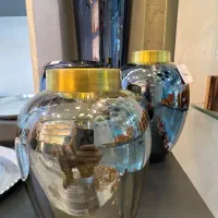 گلدان شیشه ای مدرن