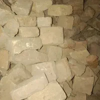 آجر سه قد و نیمه، هر چهار عدد ۲۰۰۰ تومان