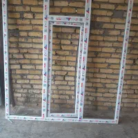 پنجره پی وی سی همراه باشیشه