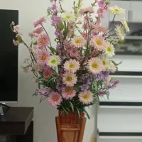 گل و گلدان