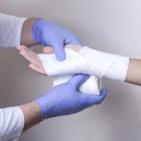 درمان زخم بستر/سرم/تزریقات/سوند/پانسمان درمنزل