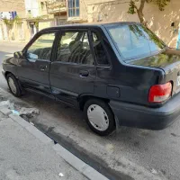 پراید‌۸۴‌سرمه‌ای‌هفت‌رنگ