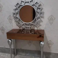 آینه وکنسول کلاسیک.
