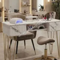 نیازمند ناخن کار مجرب با تجربه