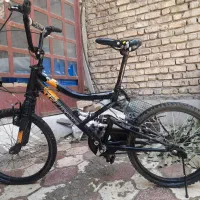 دوچرخه ۲۰ دو کمکه