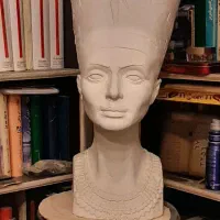 مجسمه گچی