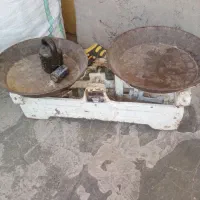 ترازو با یک سنگ 2کیلویی