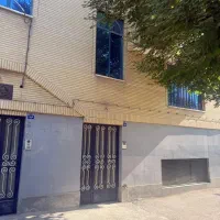 انبار صمدیه لباف بر خیابان