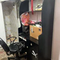 میز تحریر ب همراه صندلی در حد نو فروش فوری