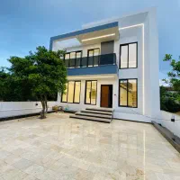 ویلا-دوبلکس-نما-مدرن-داخل-باغ-مرکبات